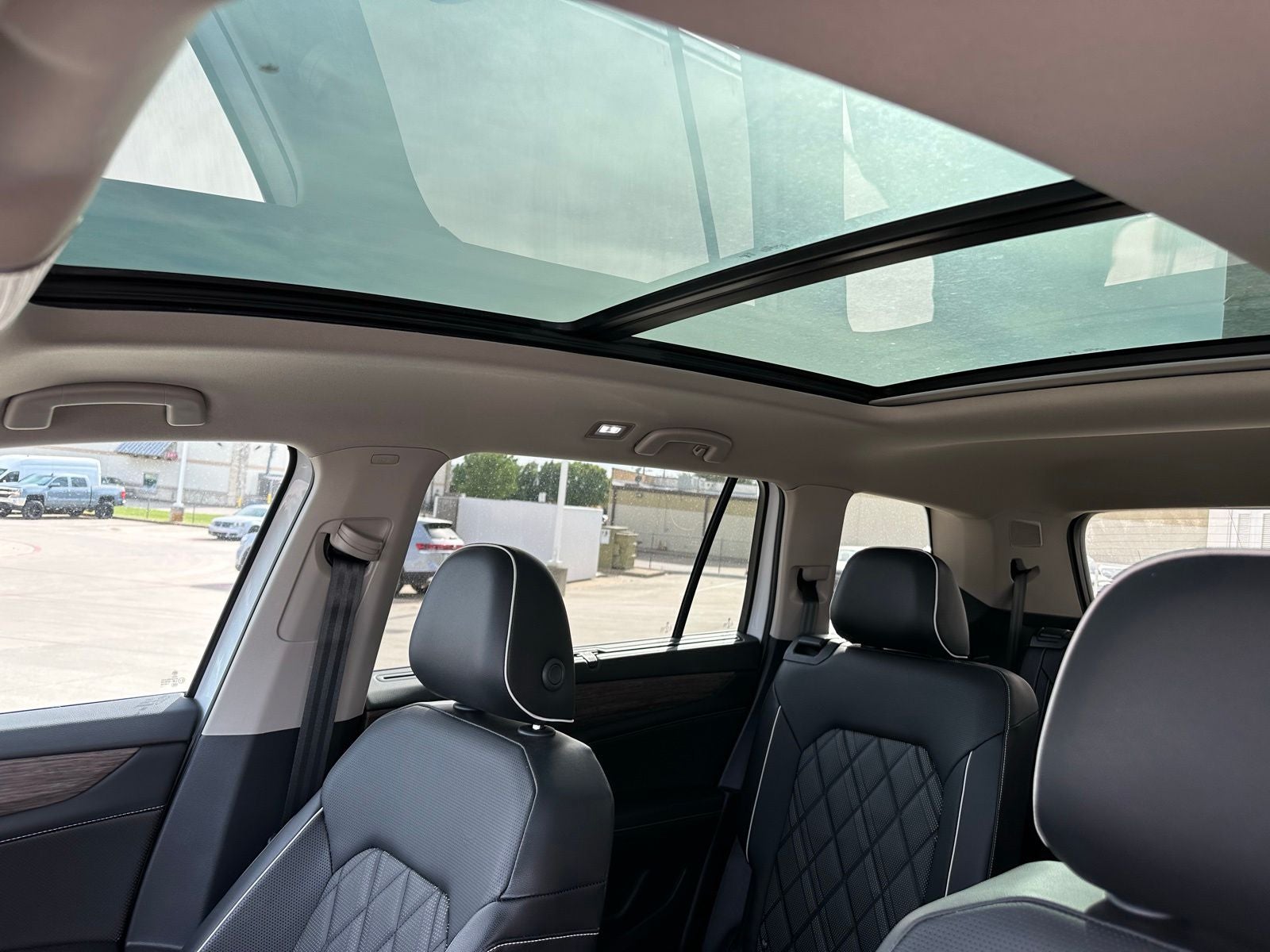 2024 Volkswagen Atlas 2.0T SEL Premium R-Line