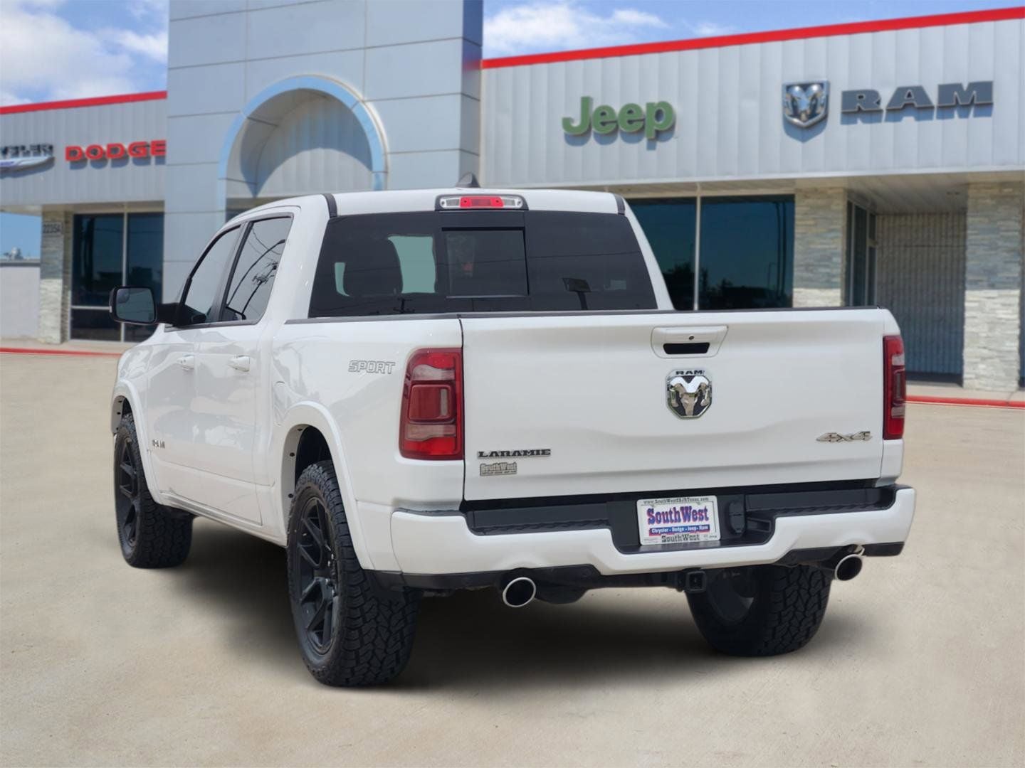 2022 RAM Ram 1500 Laramie Crew Cab 4x4 5'7' Box