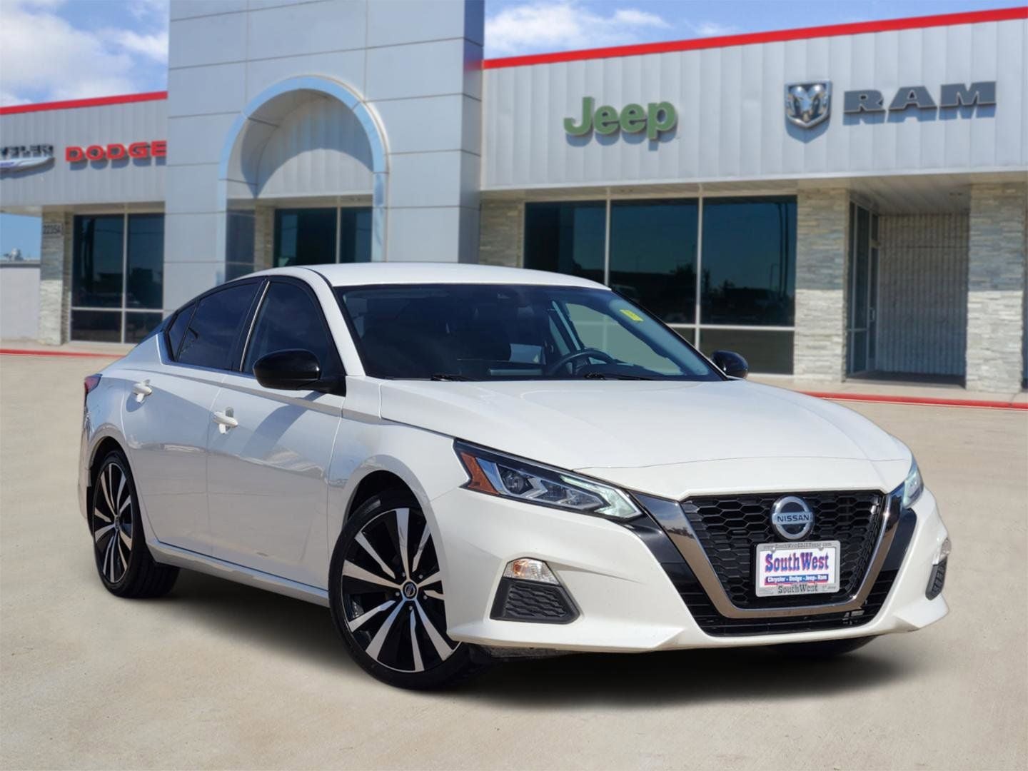 2022 Nissan Altima SR FWD