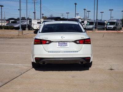 2022 Nissan Altima SR FWD