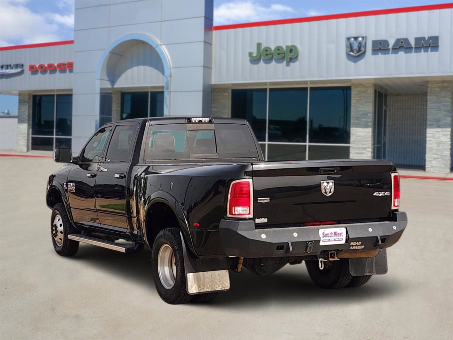 2017 RAM Ram 3500 Laramie Crew Cab 4x4 8' Box
