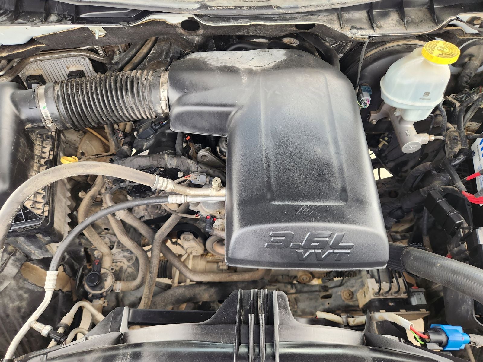 2023 RAM 1500 Classic SLT Crew Cab 4x4 5'7' Box