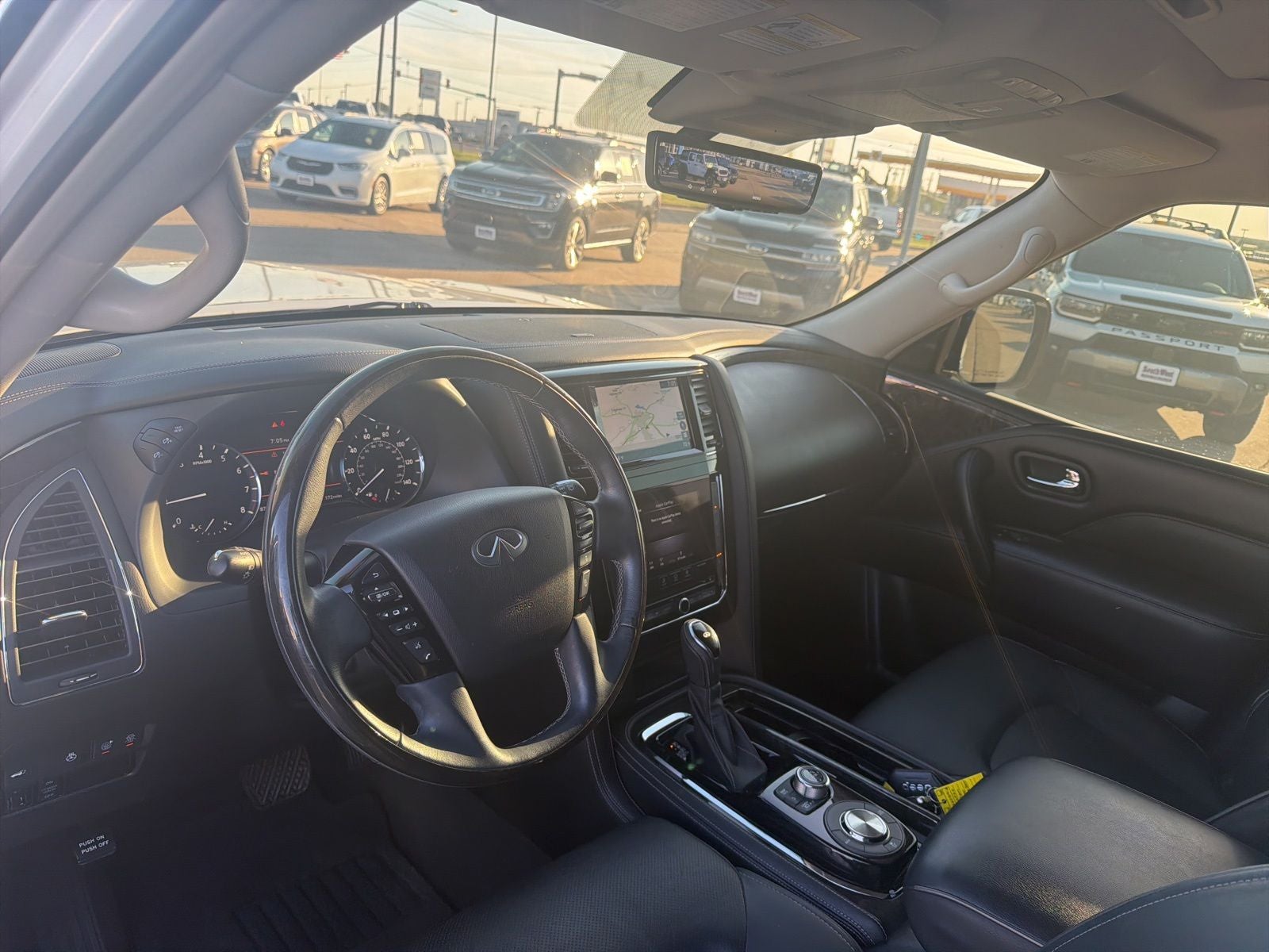 2021 INFINITI QX80 LUXE