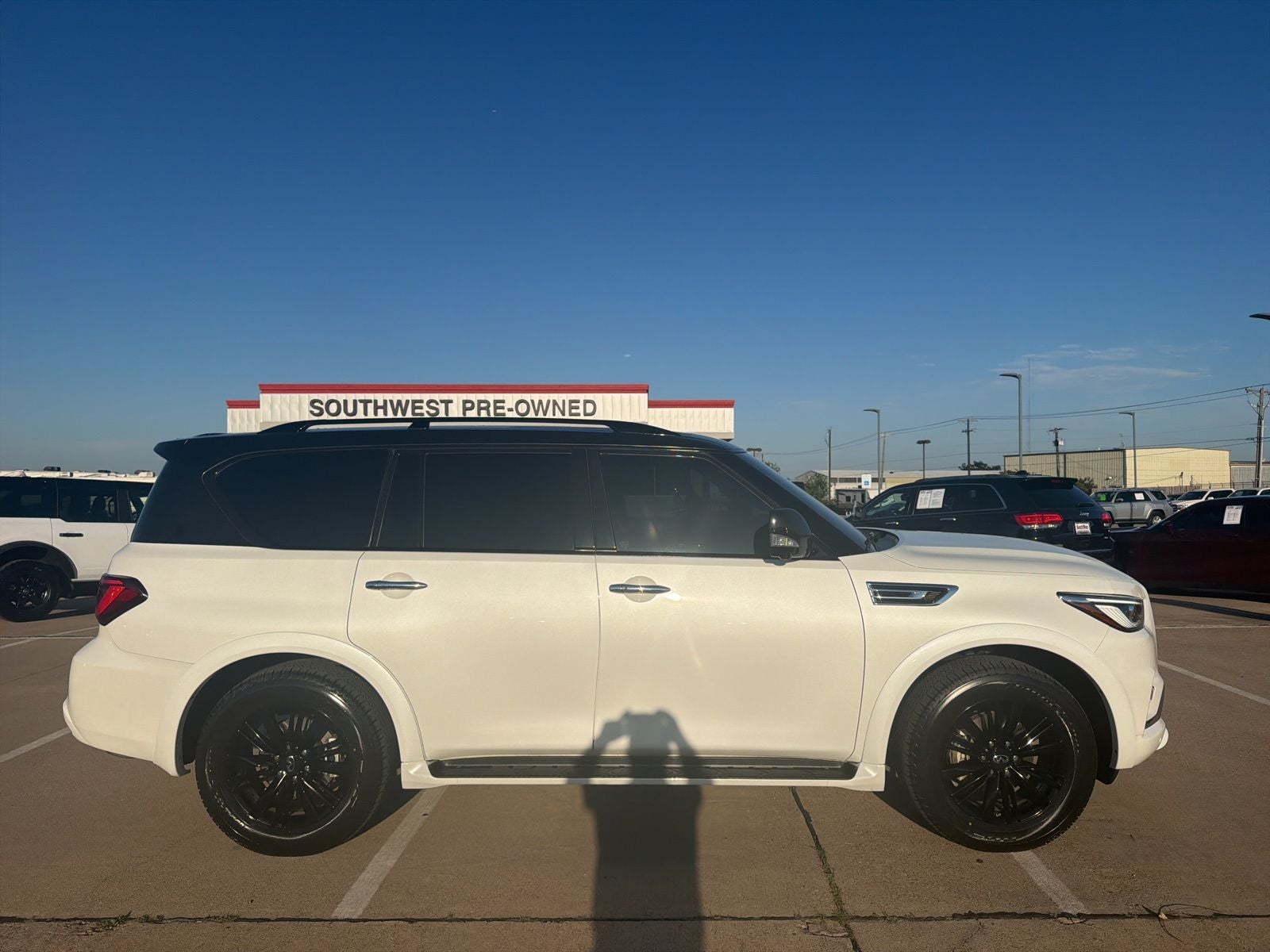 2021 INFINITI QX80 LUXE