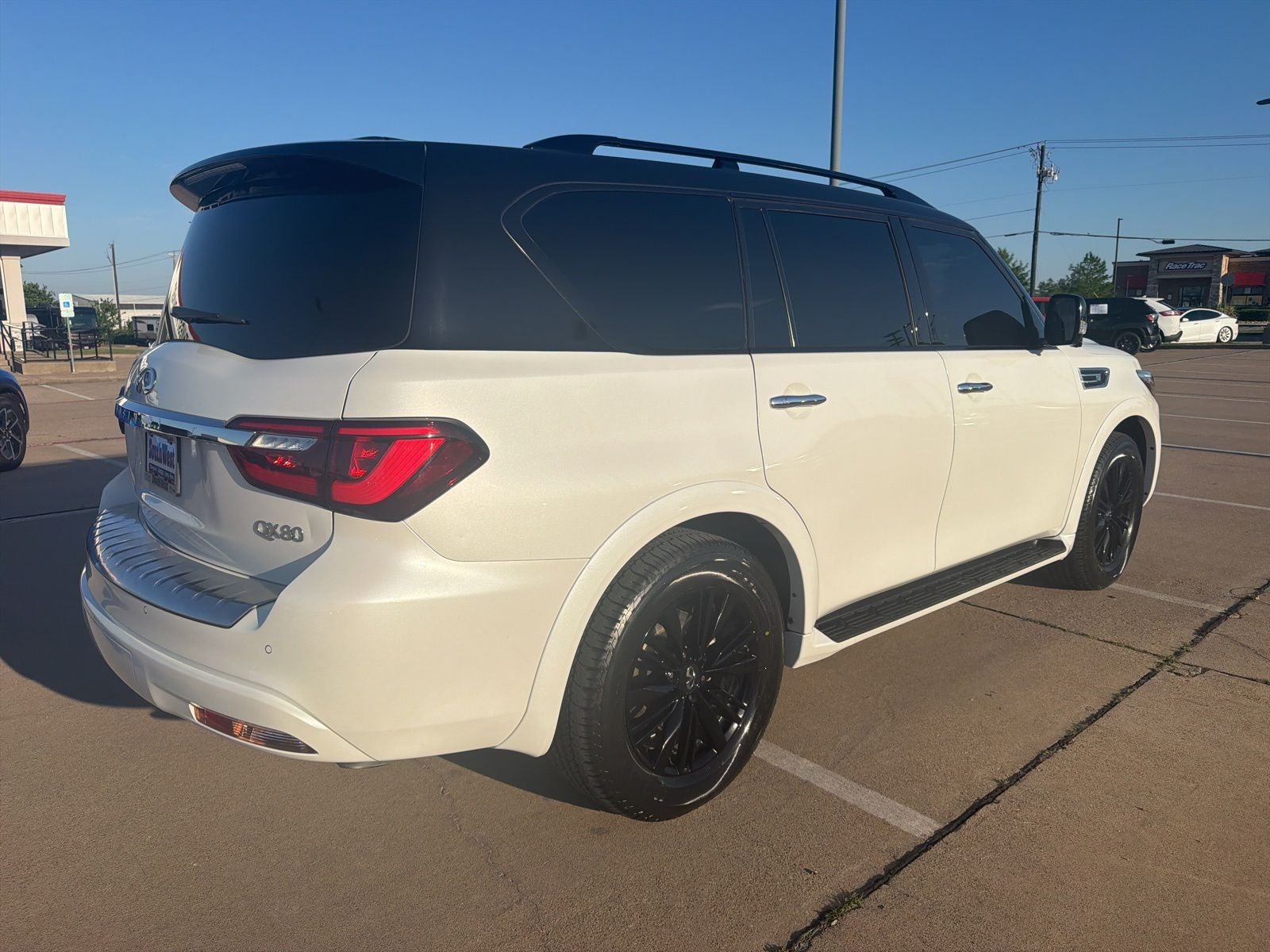 2021 INFINITI QX80 LUXE