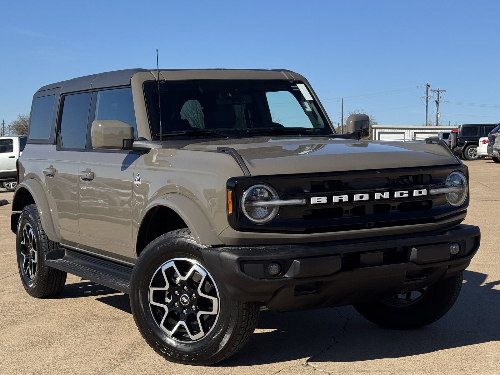 2025 Ford Bronco Outer Banks