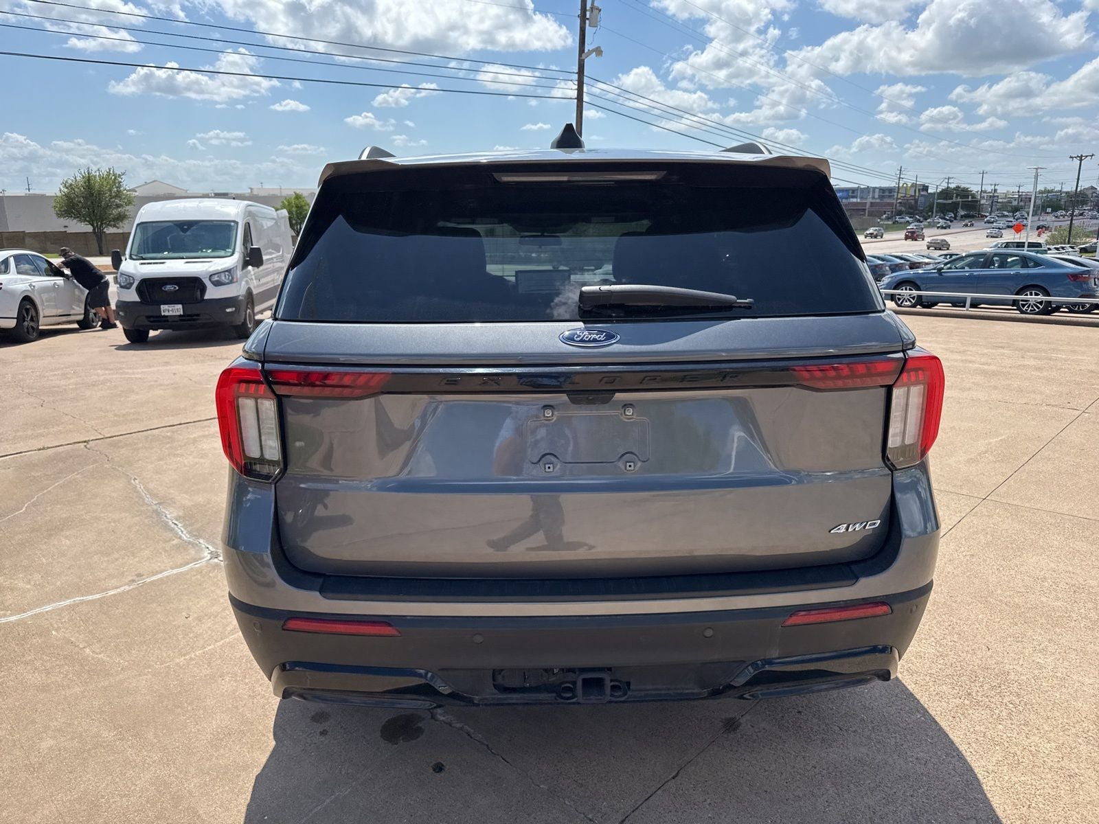 2025 Ford Explorer ST-Line