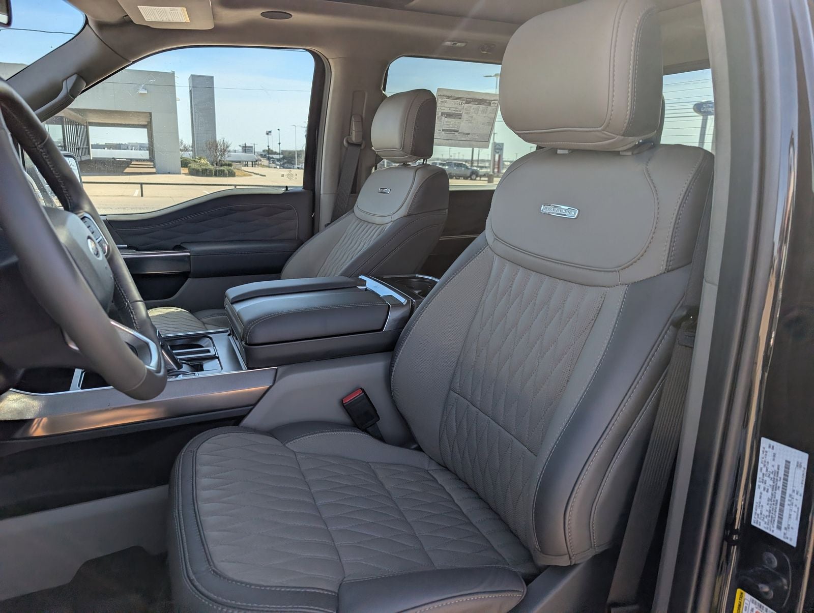 2025 Ford F-150 Platinum