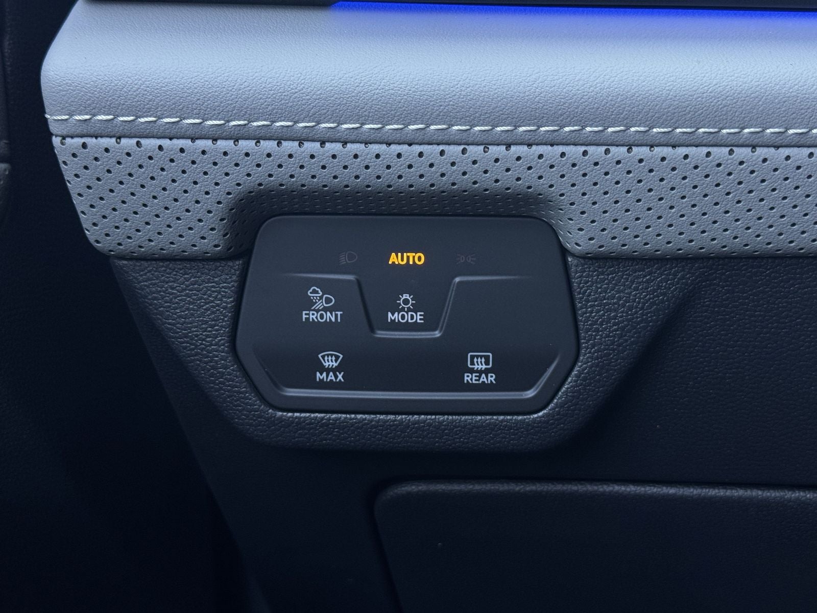 2025 Volkswagen Atlas Cross Sport 2.0T SEL