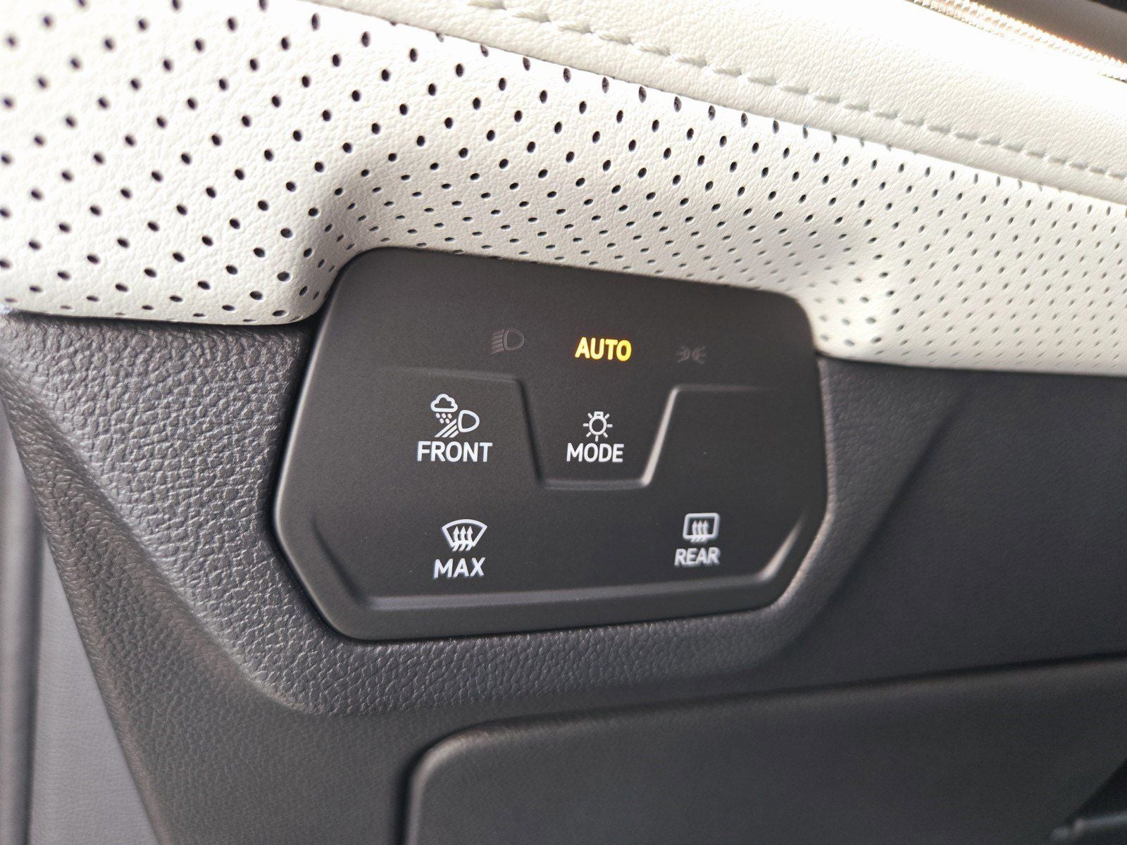 2025 Volkswagen Atlas Cross Sport 2.0T SEL Premium R-Line