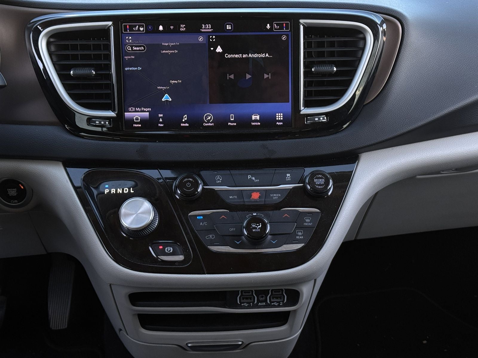 2022 Chrysler Voyager LX