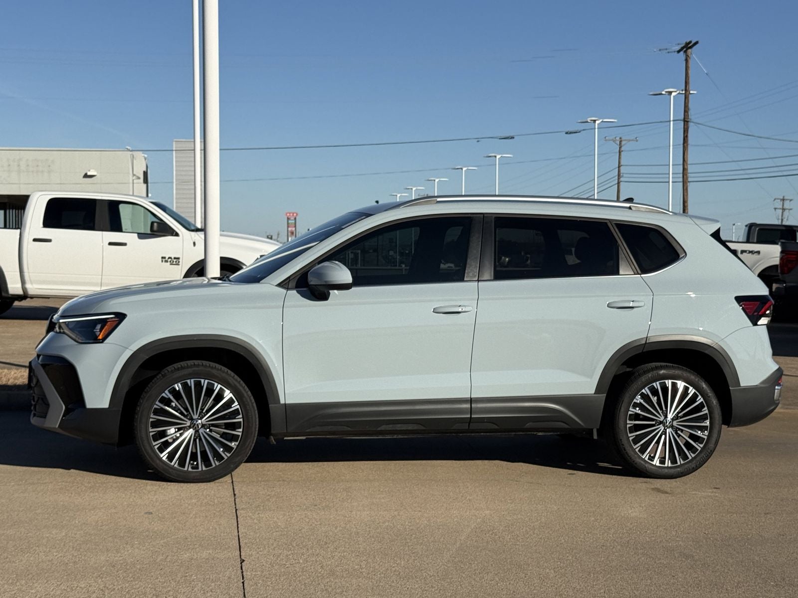 2025 Volkswagen Taos 1.5T SE