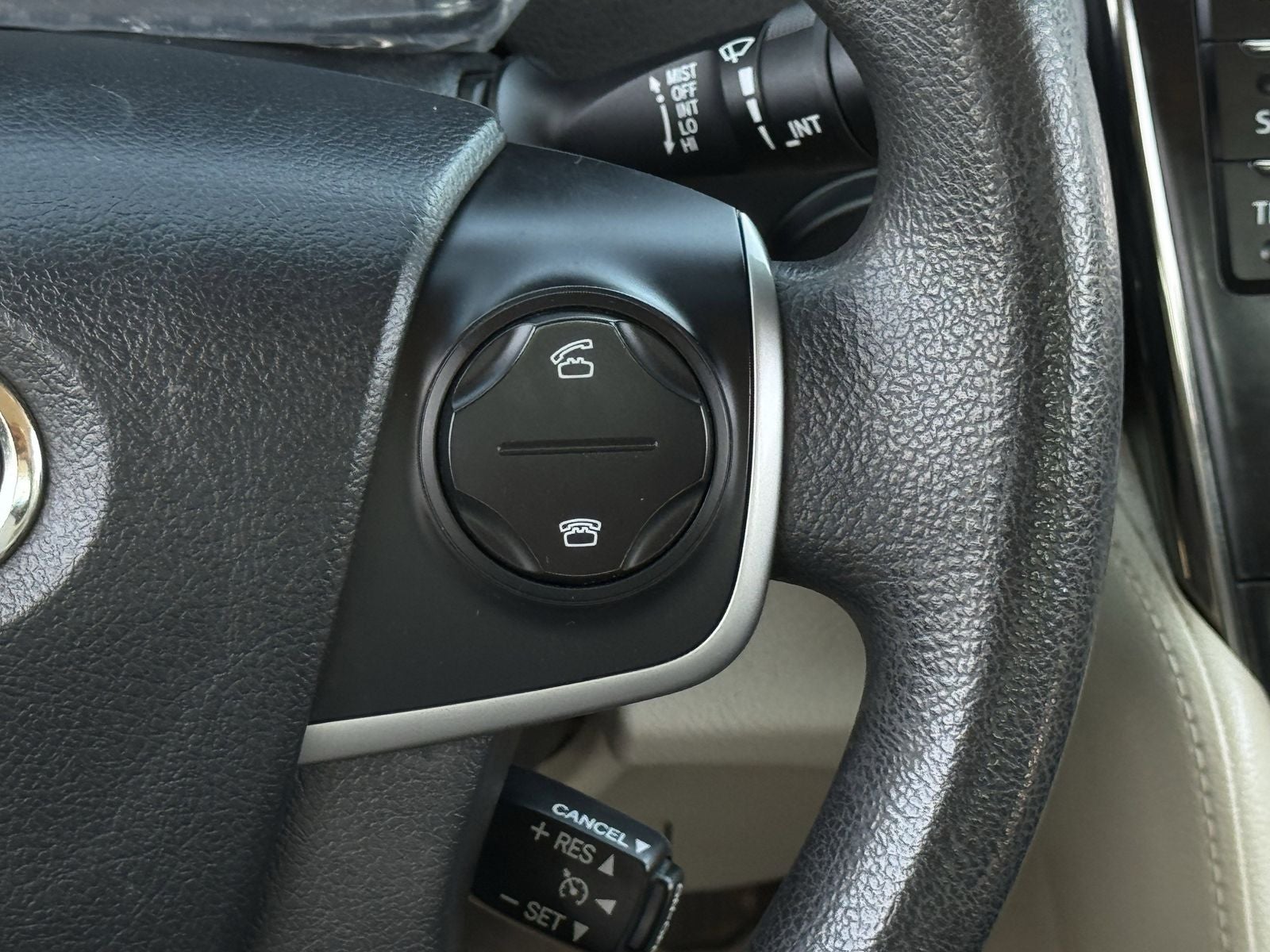 2013 Toyota Camry Hybrid LE