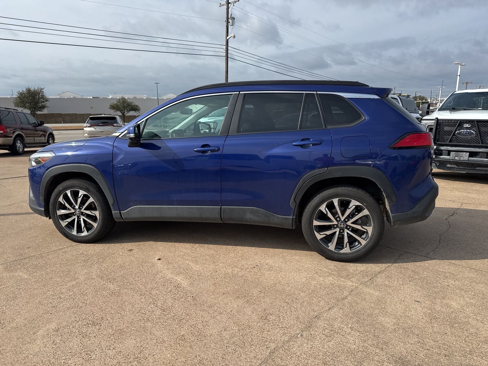 2024 Toyota Corolla Cross XLE