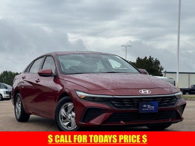 2025 Hyundai Elantra SE