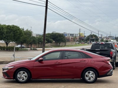 2025 Hyundai Elantra SE