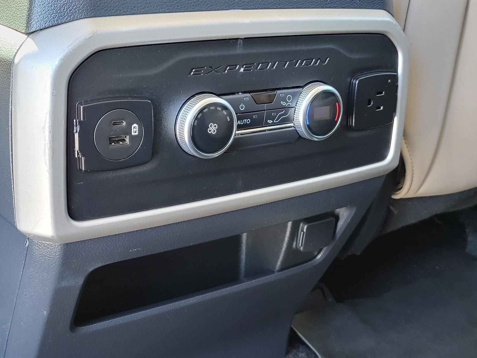 2022 Ford Expedition Max XLT