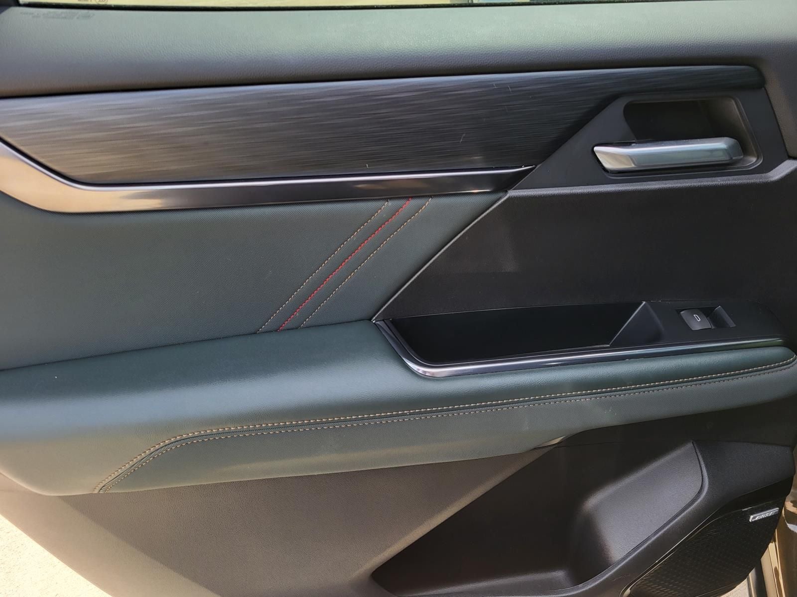 2024 GMC Acadia AT4