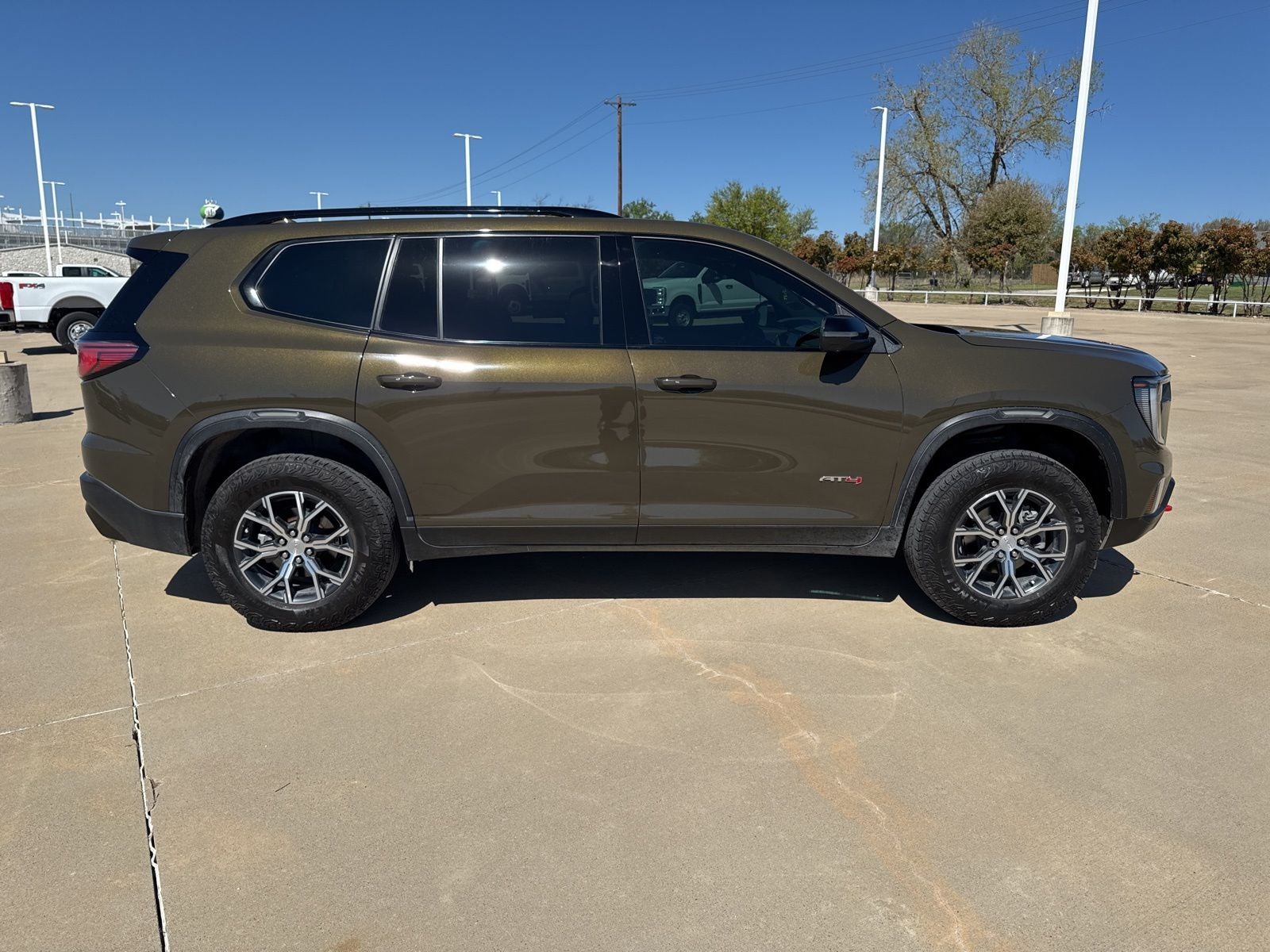 2024 GMC Acadia AT4