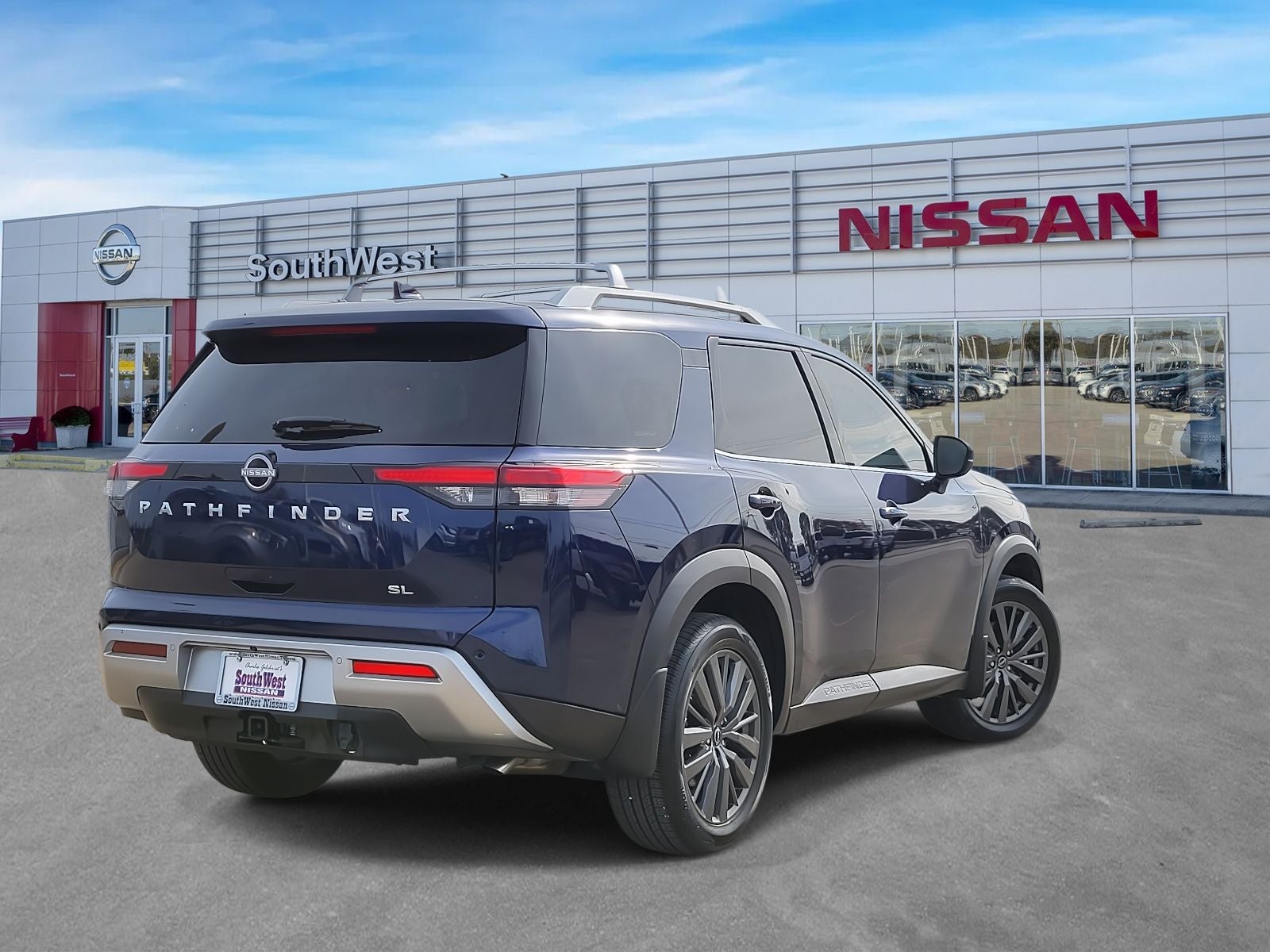 2025 Nissan Pathfinder SL