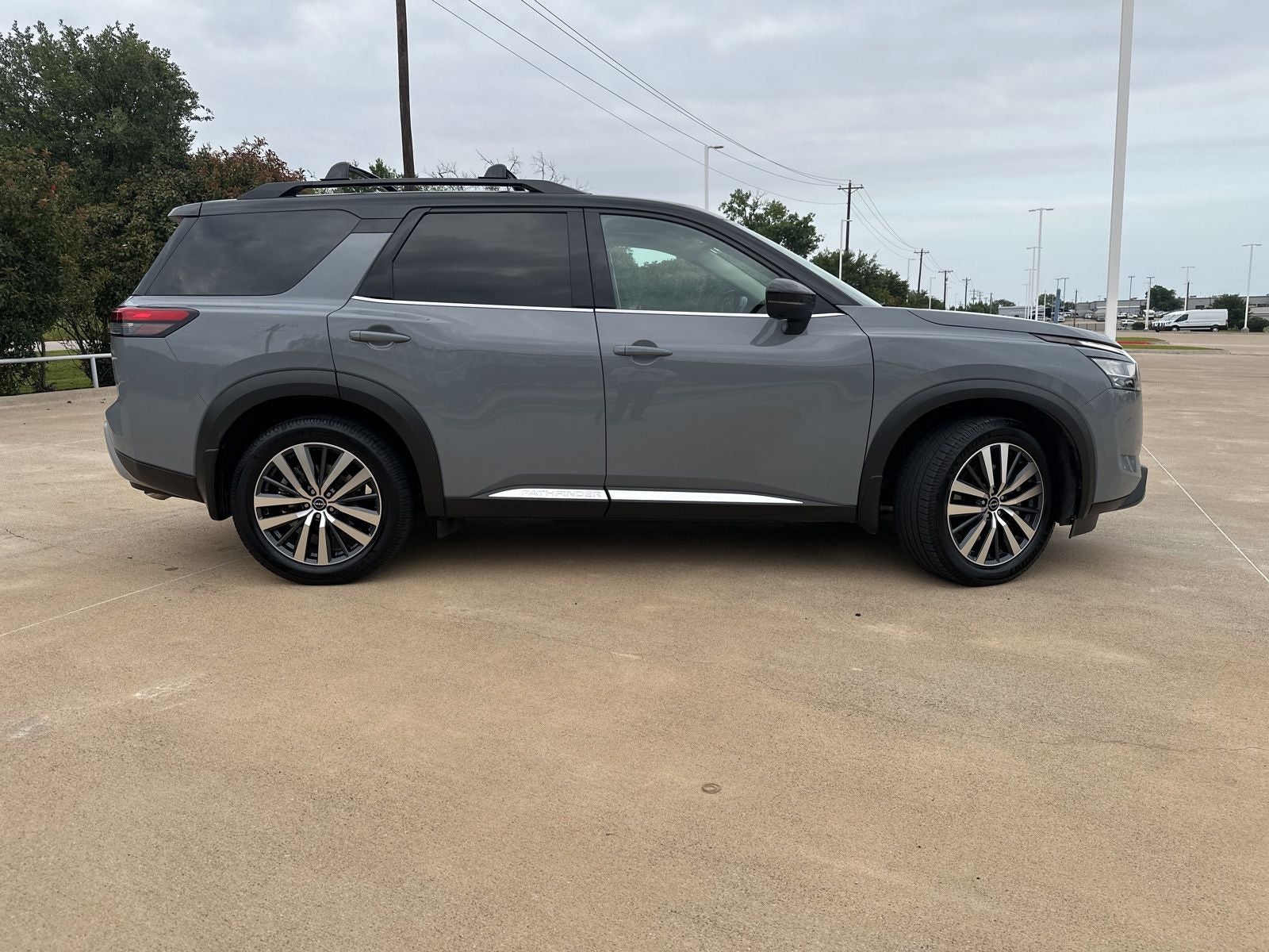 2022 Nissan Pathfinder Platinum