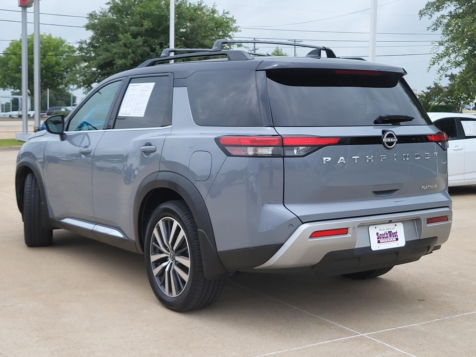 2022 Nissan Pathfinder Platinum