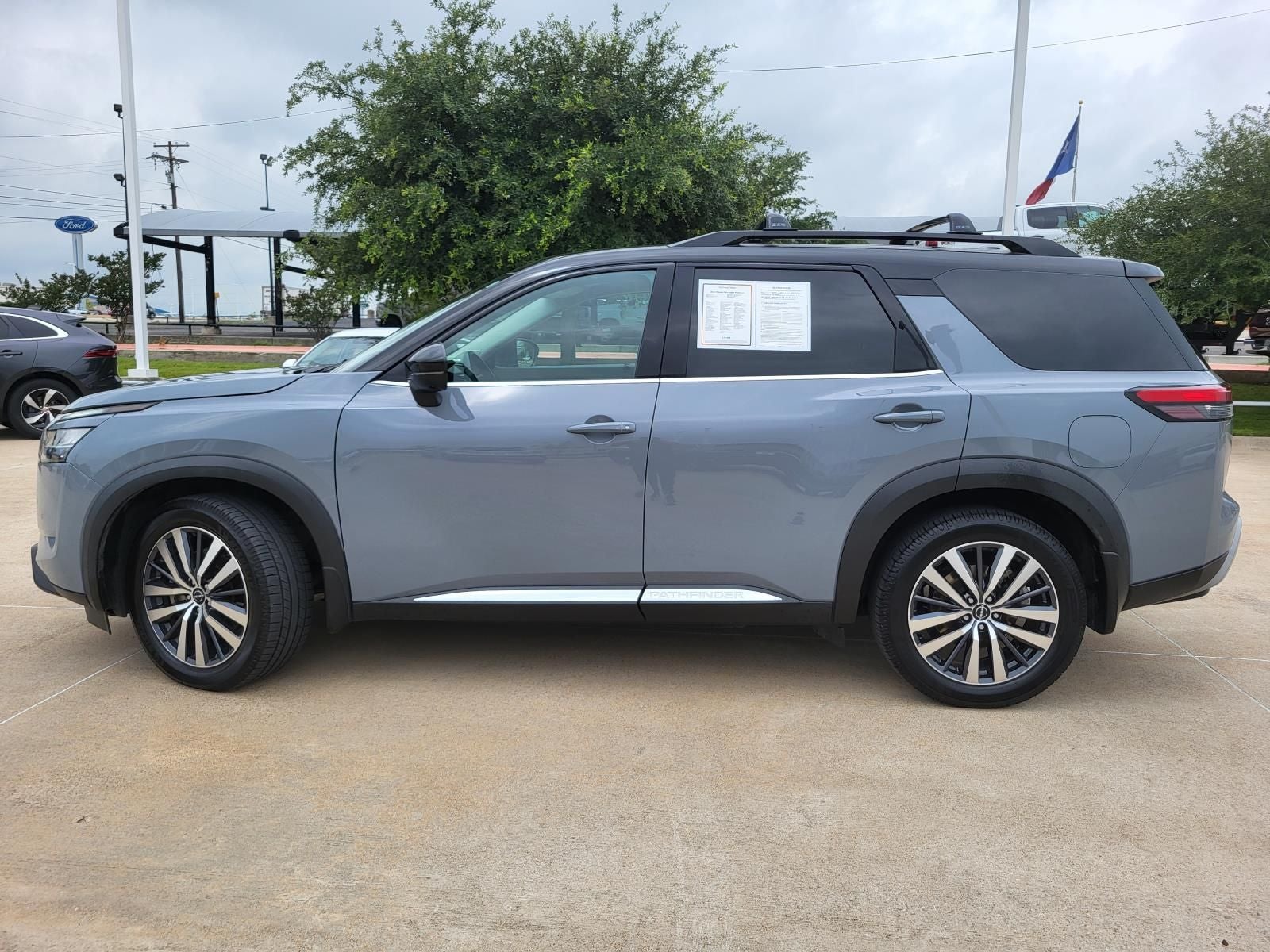 2022 Nissan Pathfinder Platinum