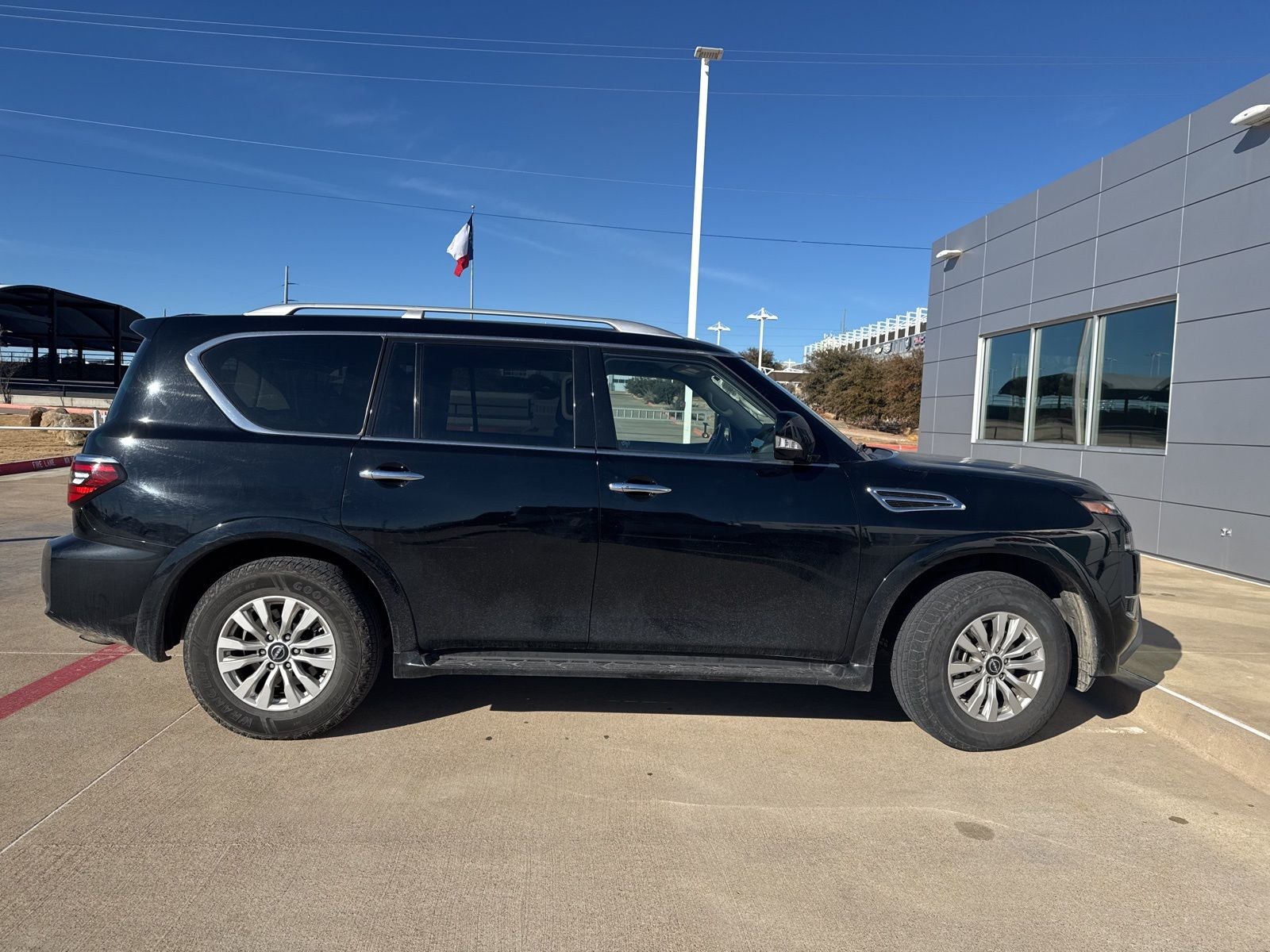 2024 Nissan Armada SV