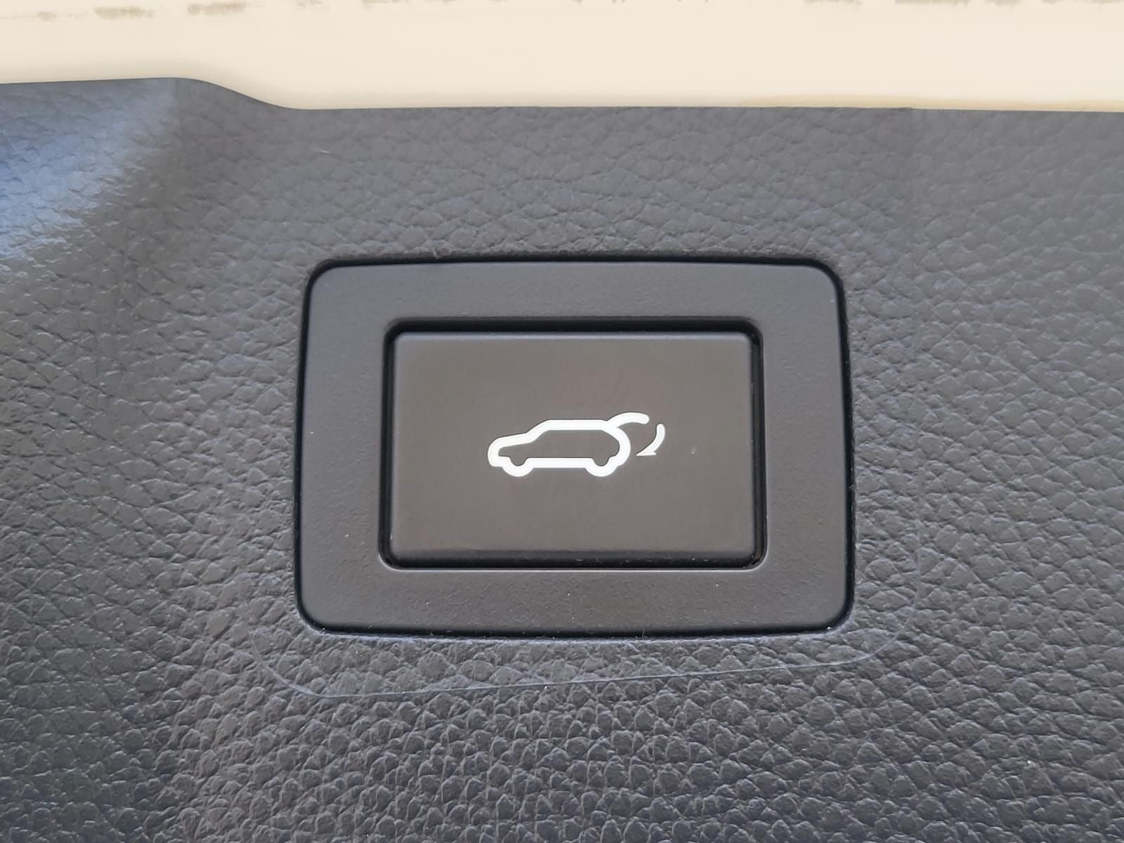 2017 Hyundai Santa Fe Limited Ultimate