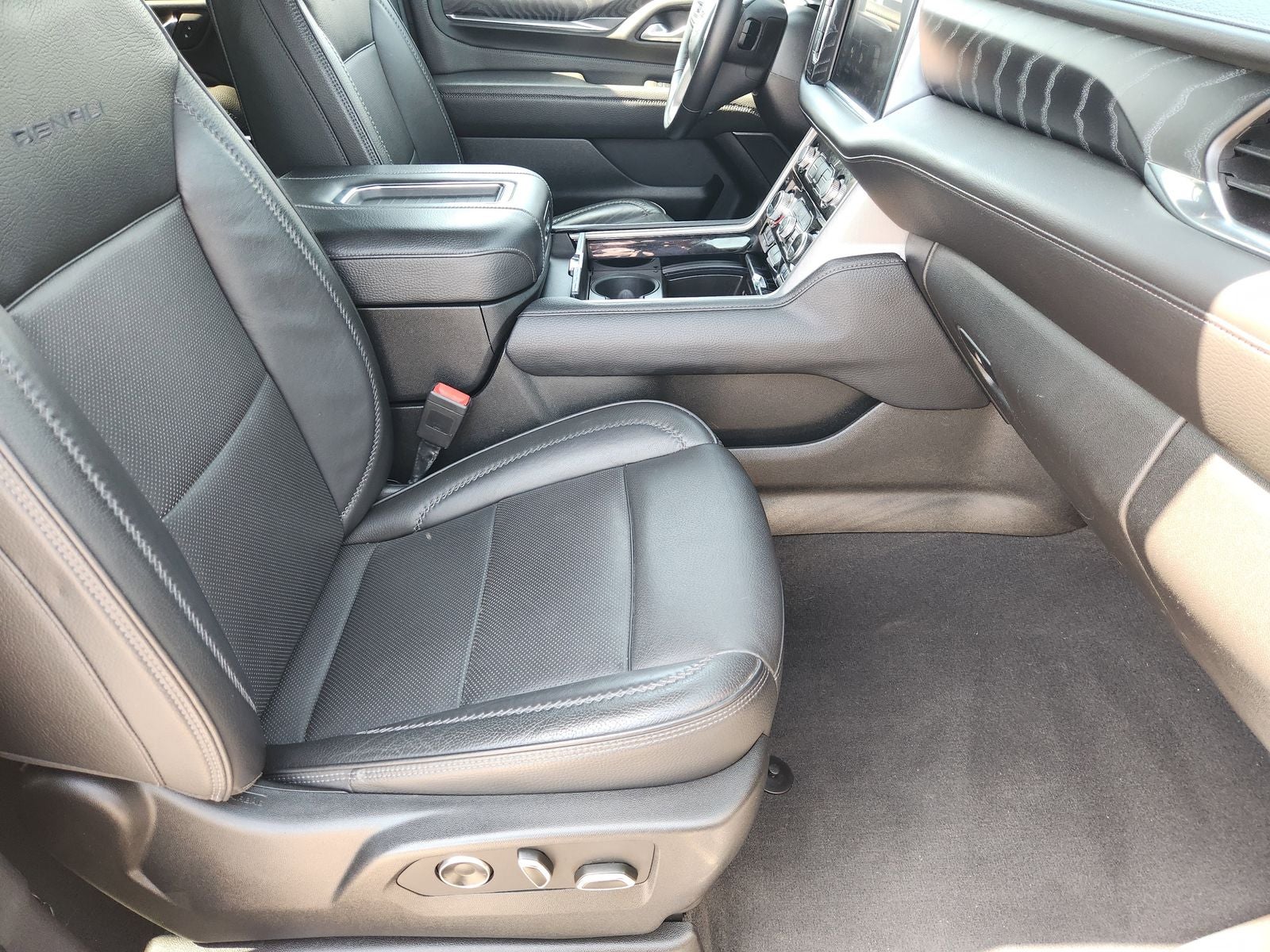2023 GMC Yukon XL Denali - Photo 17