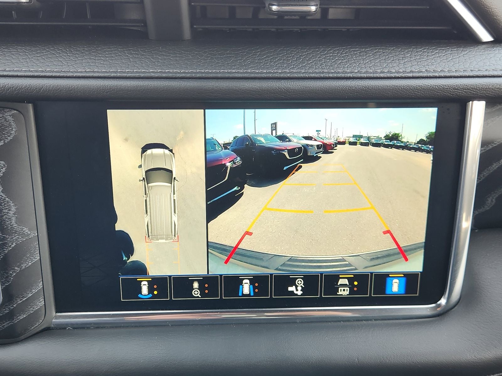2023 GMC Yukon XL Denali - Photo 21