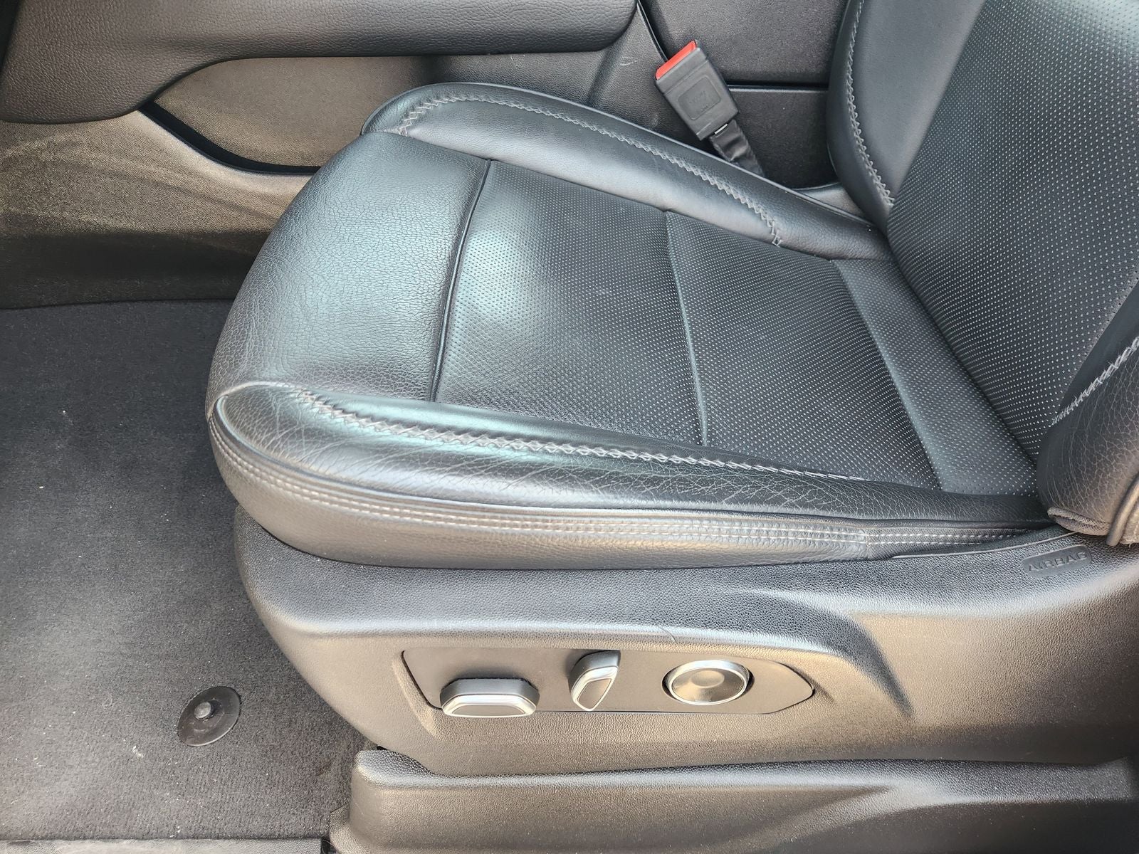 2023 GMC Yukon XL Denali - Photo 28