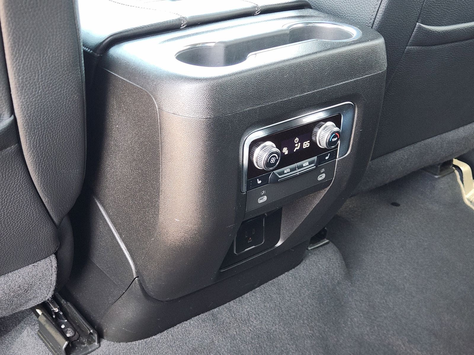 2023 GMC Yukon XL Denali - Photo 34