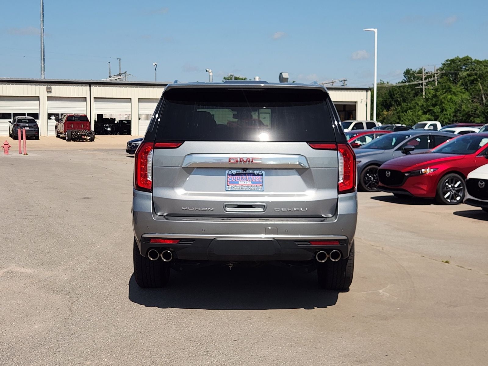 2023 GMC Yukon XL Denali - Photo 8