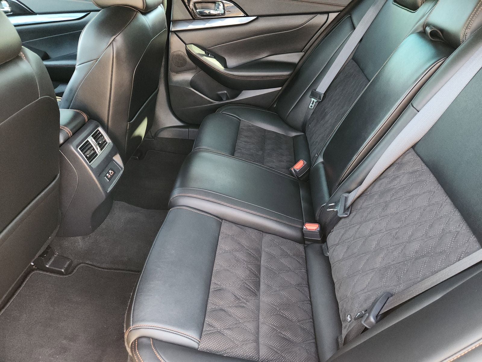 2023 Nissan Maxima SR