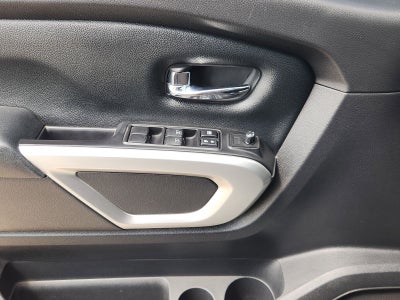 2017 Nissan Titan XD SV