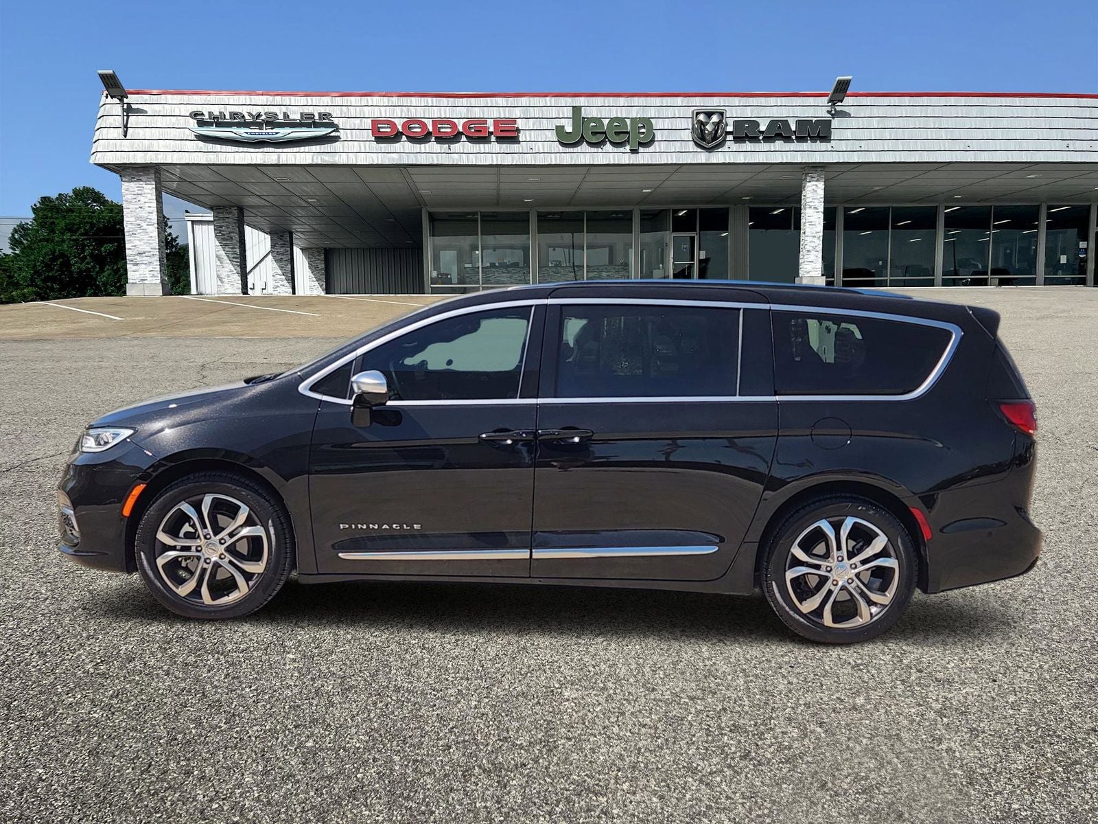 2025 Chrysler Pacifica Pinnacle