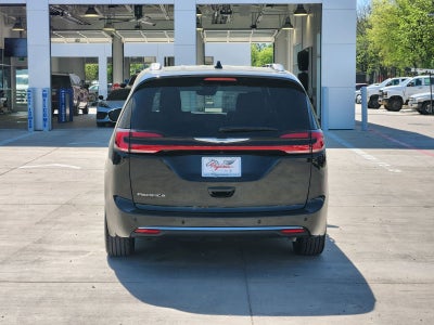 2025 Chrysler Pacifica Pinnacle