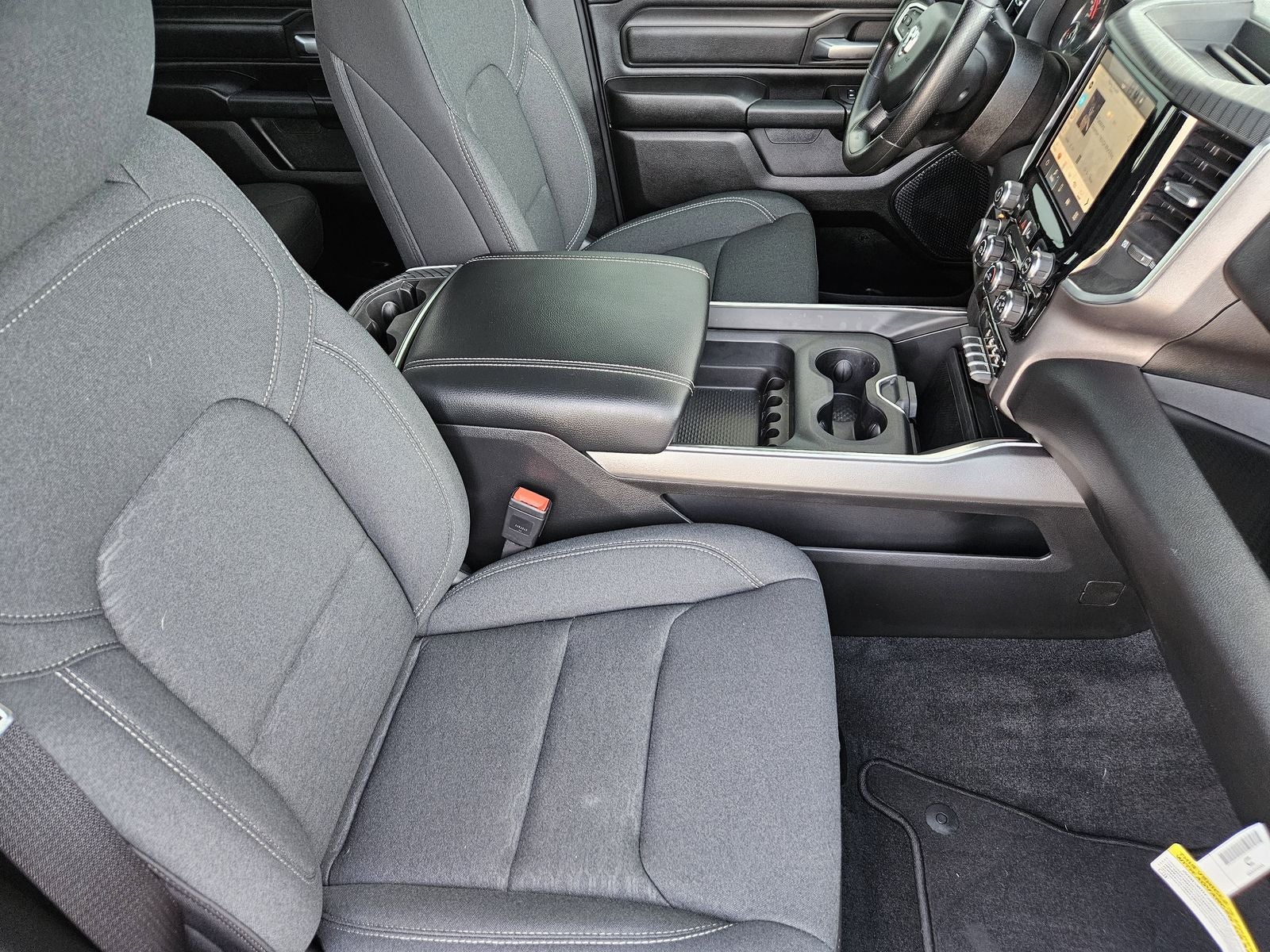 2026 RAM Ram 1500 Pickup Express - Photo 17