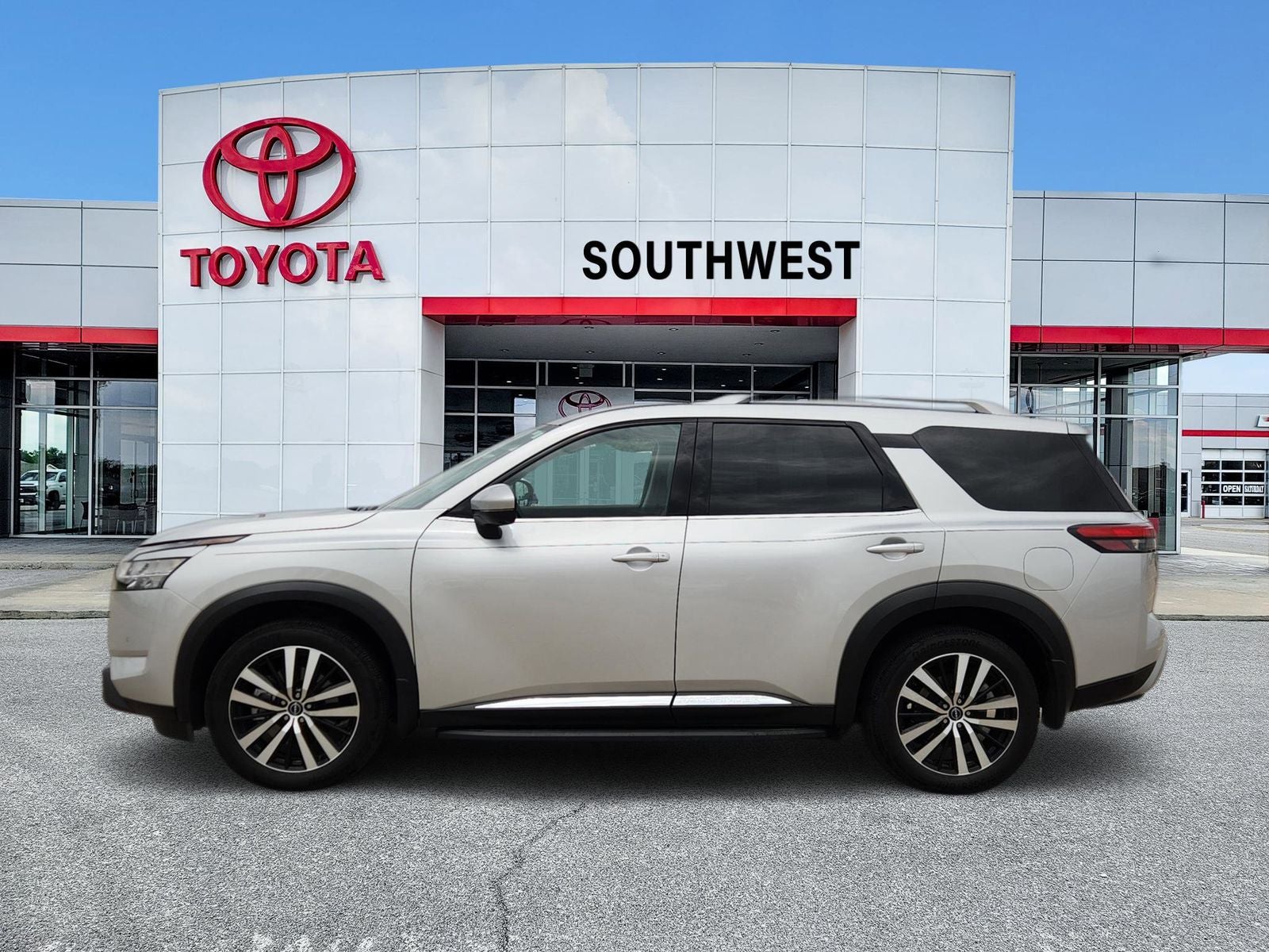 2025 Nissan Pathfinder Platinum