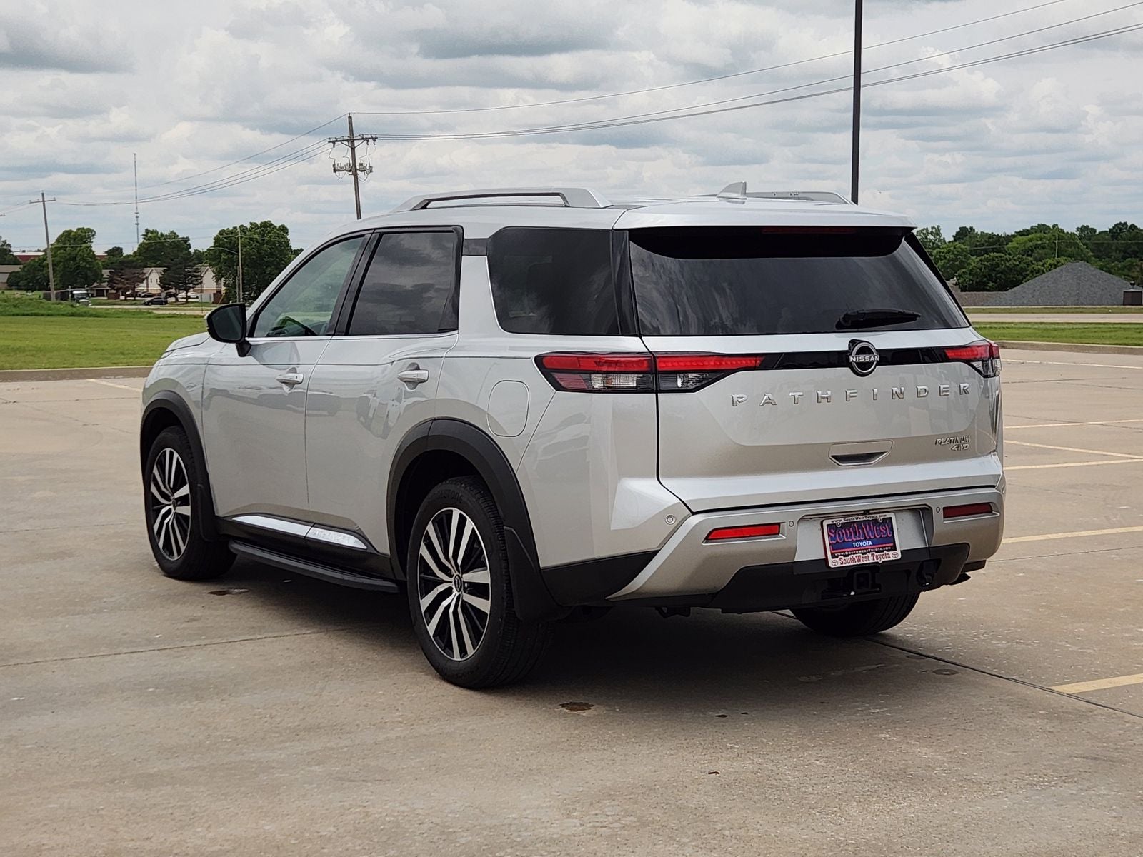 2025 Nissan Pathfinder Platinum