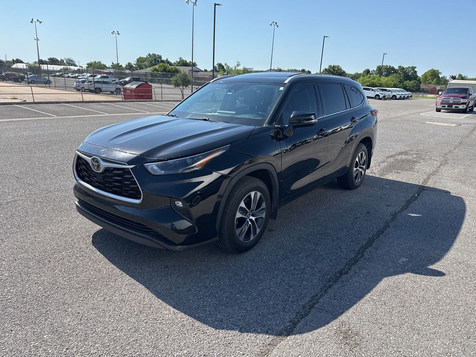 2022 Toyota Highlander XLE 4x4 V6's photo