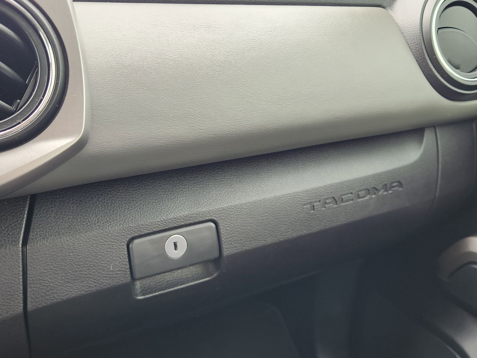 2018 Toyota Tacoma SR5 V6