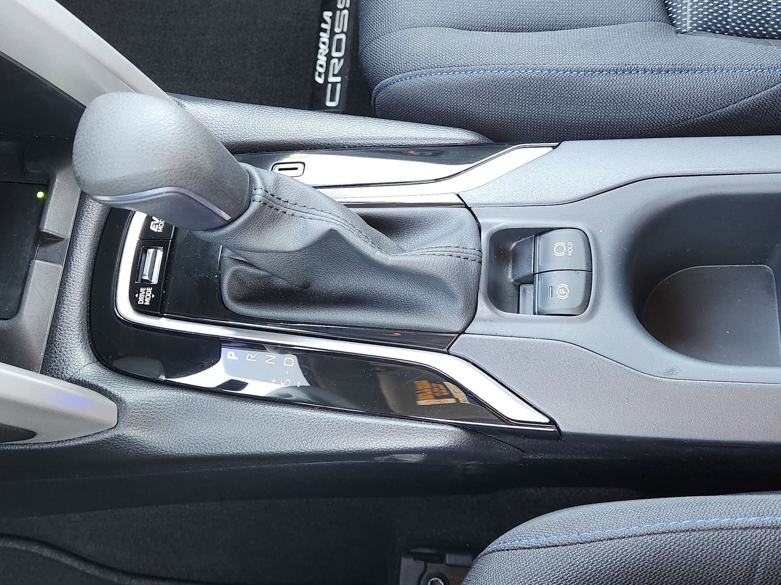 2025 Toyota Corolla Cross Hybrid SE