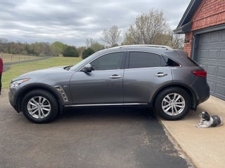 2017 INFINITI QX70 Base