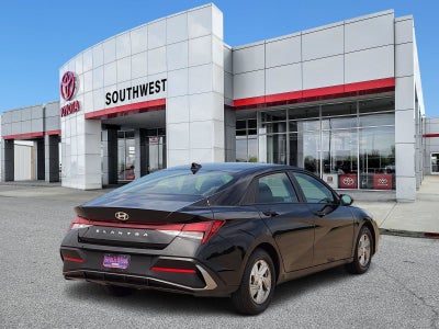 2025 Hyundai Elantra SE