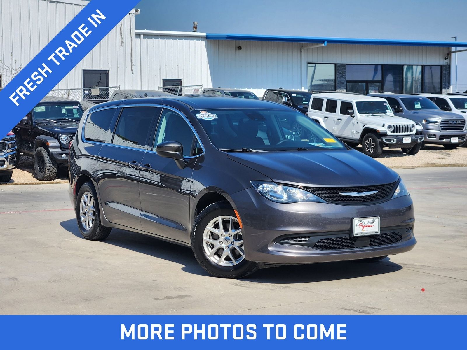 2023 Chrysler Voyager LX