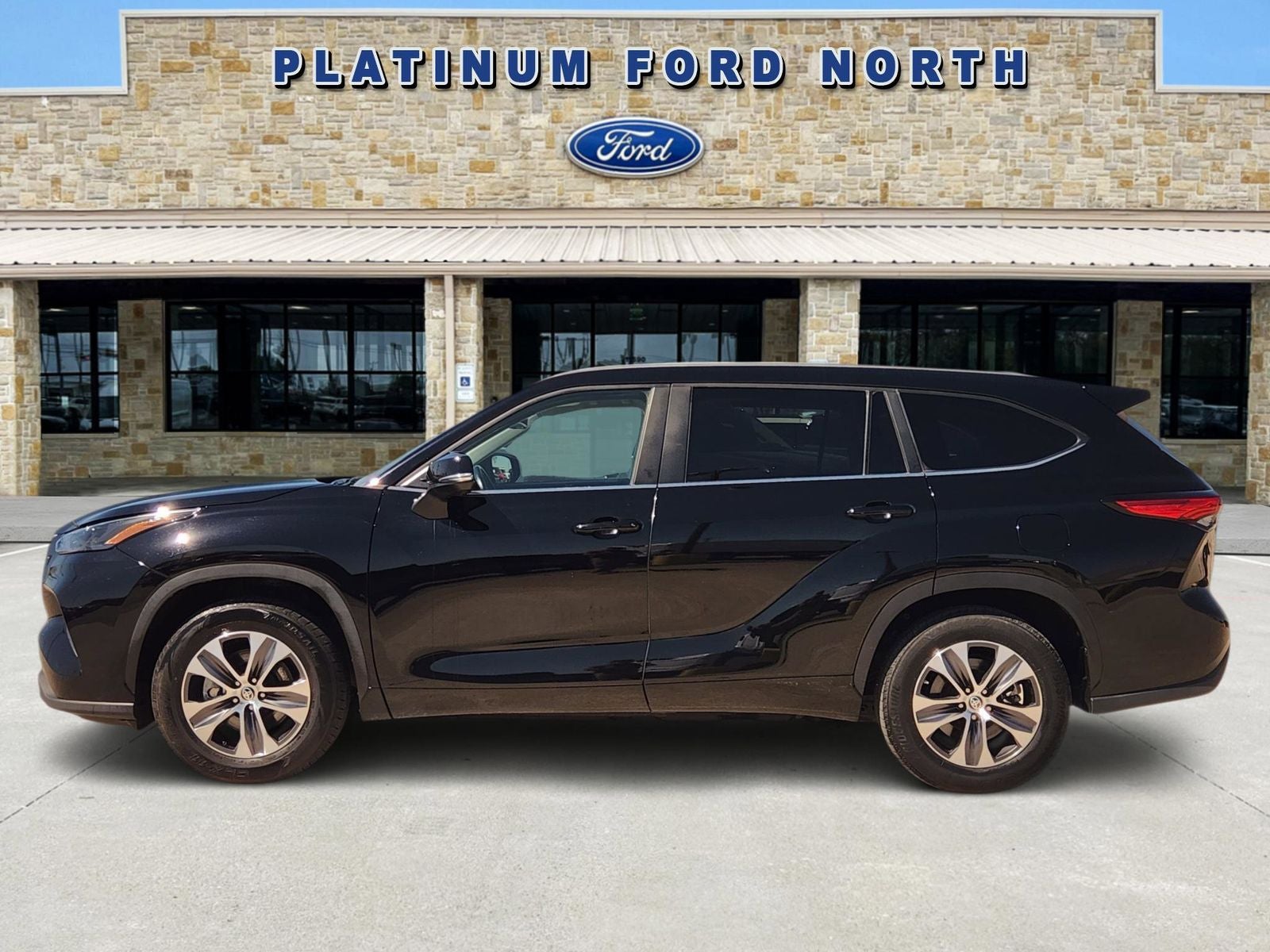 2023 Toyota Highlander Hybrid XLE