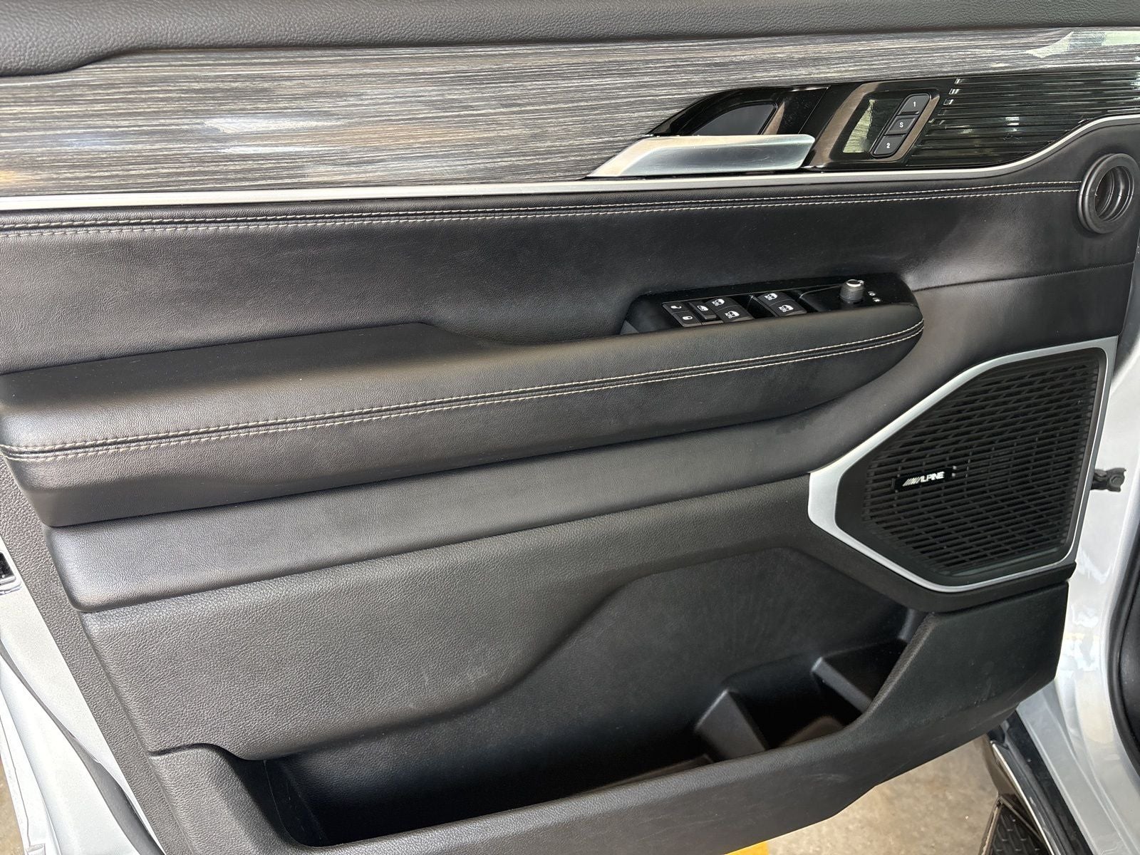 2022 Jeep Wagoneer Series II