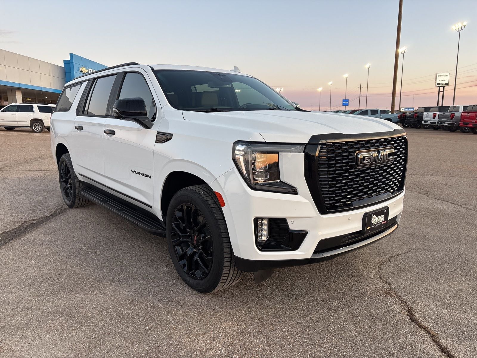 2023 GMC Yukon XL SLT